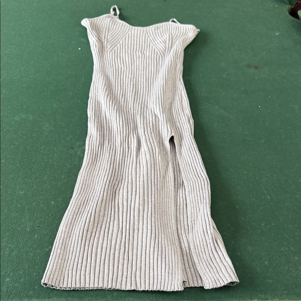Chic Long Sleeve Ribbed Knit Dress in Gray. CAJA # 1. C